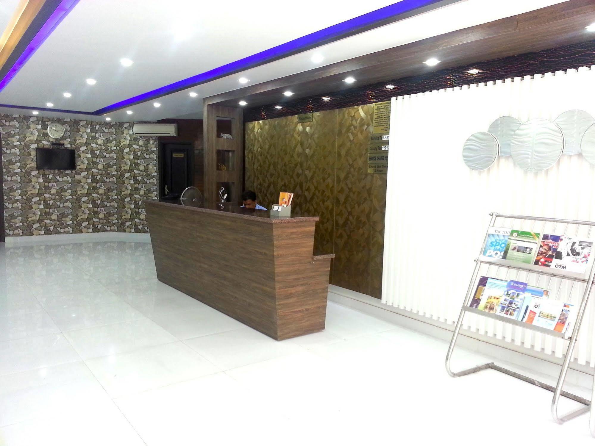 Hotel Karat 87 New Delhi