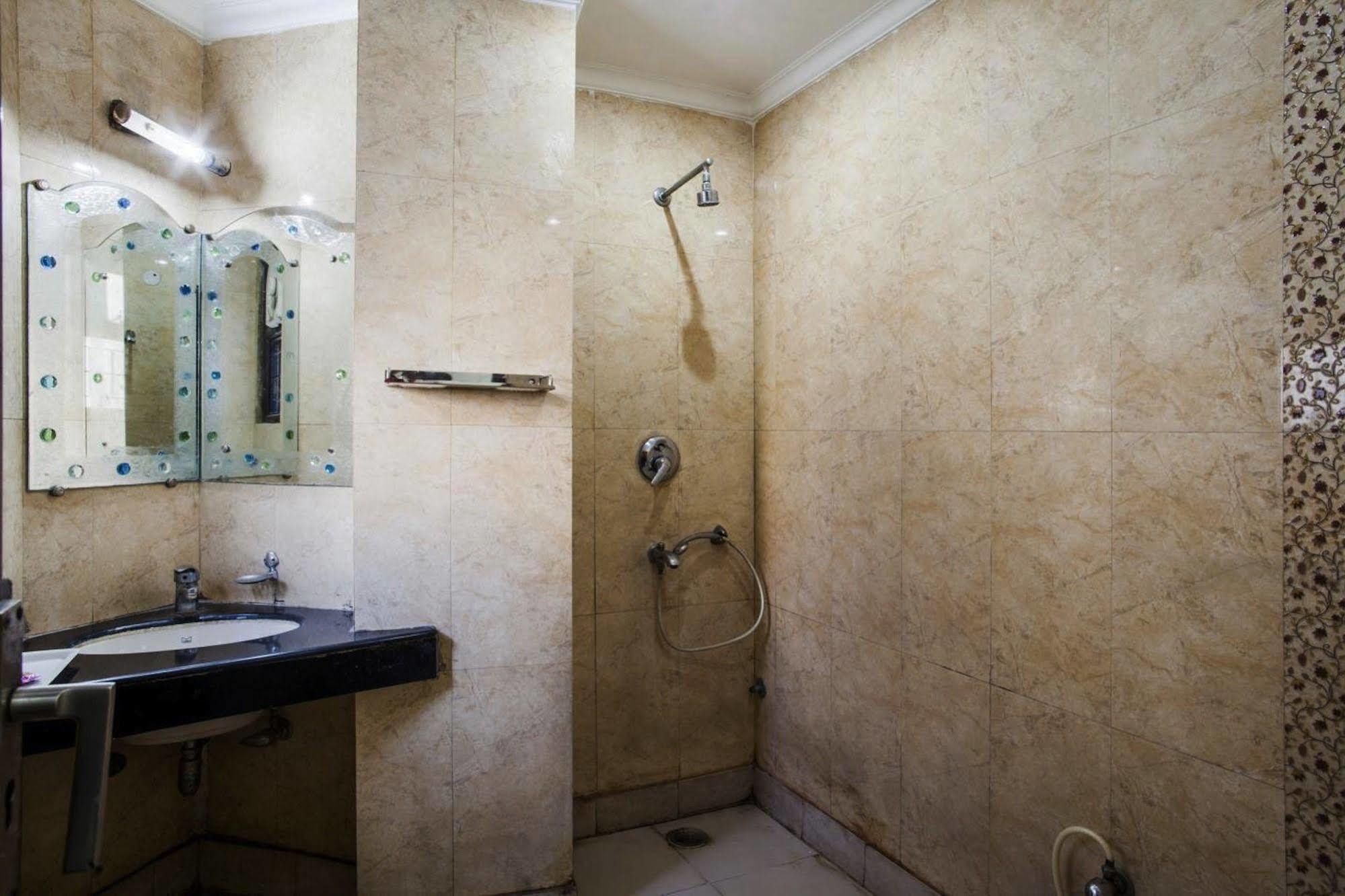 Karat 87 Hotel New Delhi